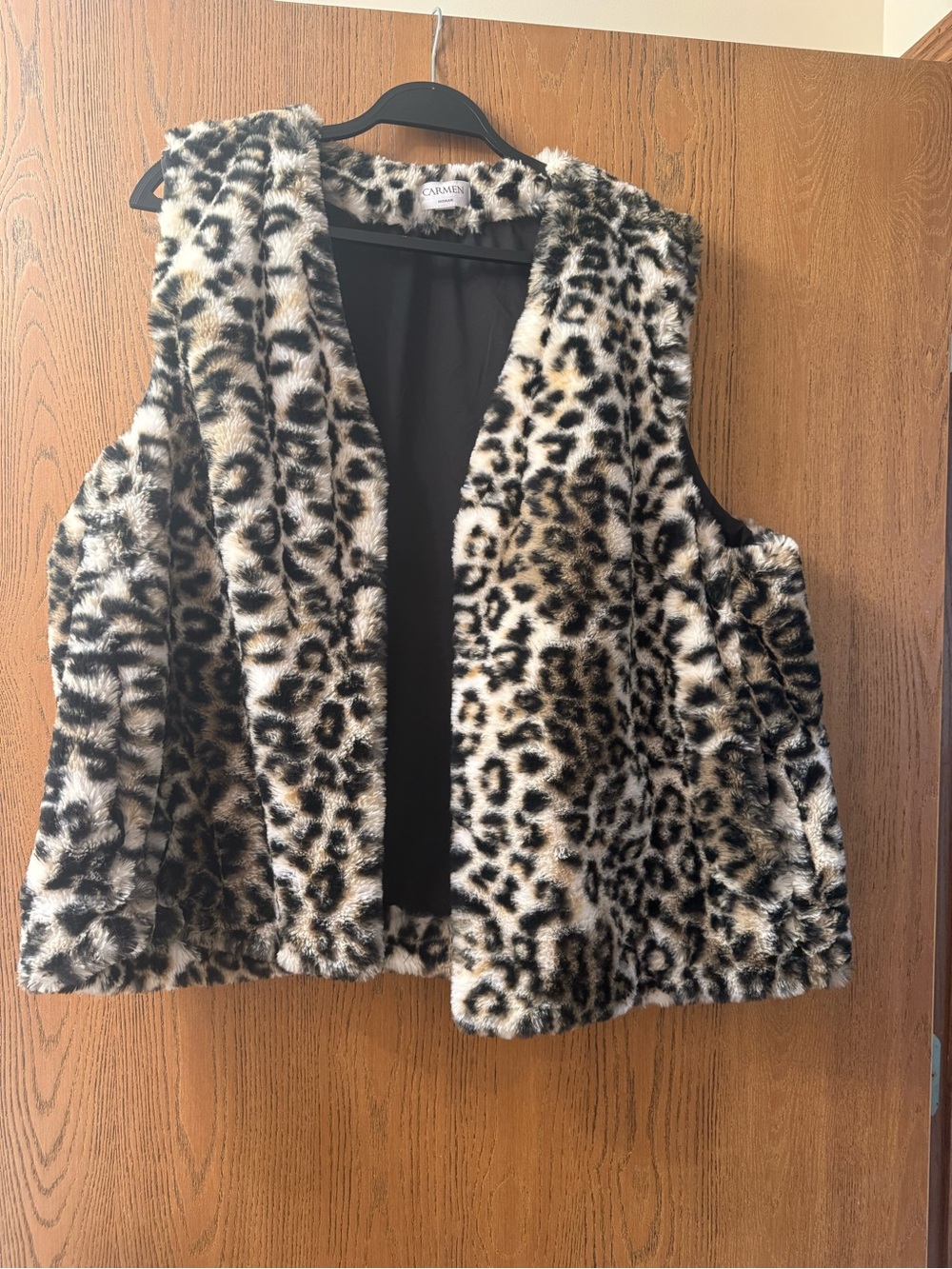 Carmany Faux Fur Leopard Print Vest - Black & Cream